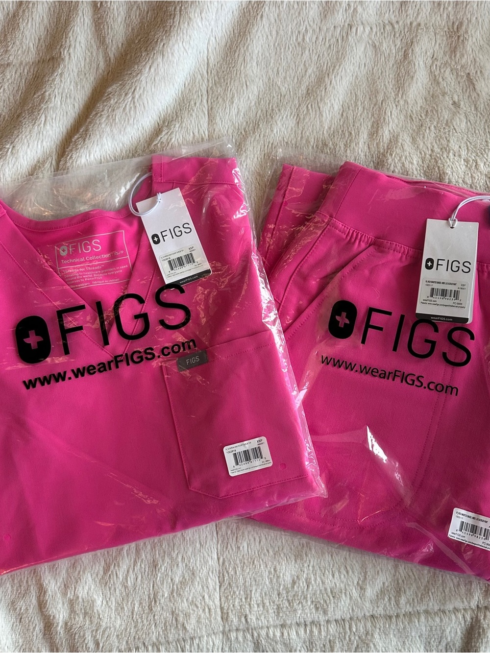 NWT Figs PINK Scrub Set - High Waist Isabel Pants and Catarina Top, XSP - Picture 7 of 9